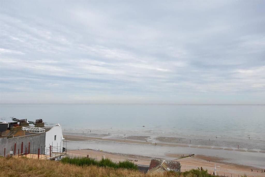 Vive Sea View Getaway Appartement Hastings Buitenkant foto