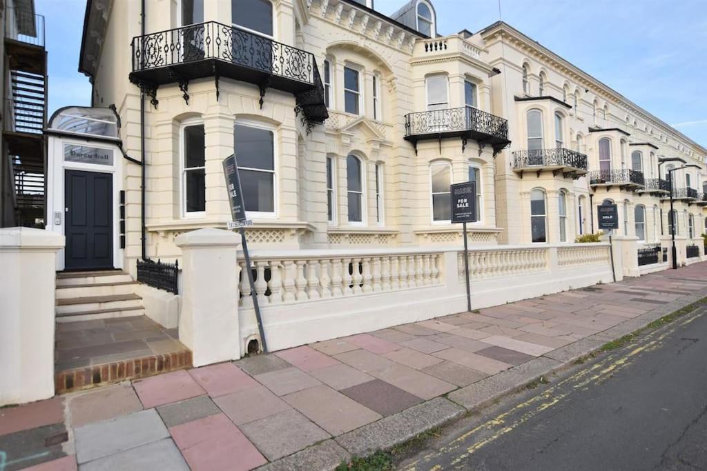 Vive Sea View Getaway Appartement Hastings Buitenkant foto